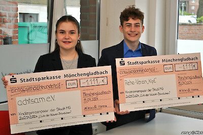 Kinderprinzenpaar Niklas und Hanna übergaben ihre gesammelten Spenden