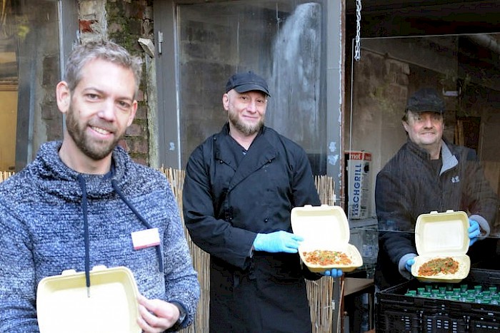 Sascha Schallenburger, Heiko Greis, Jean-Luc Guth und Heike Müller geben Mittagsmahlzeiten aus